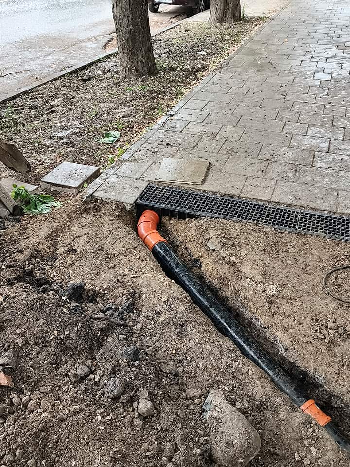 Дренаж у тротуарной плитки