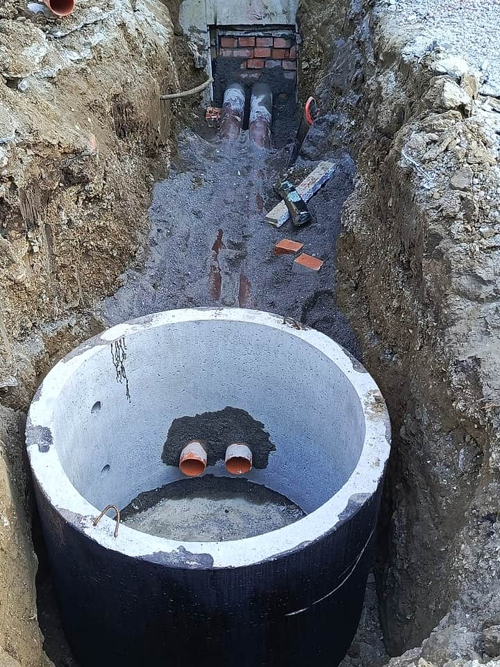 Монтаж колодца и вводов